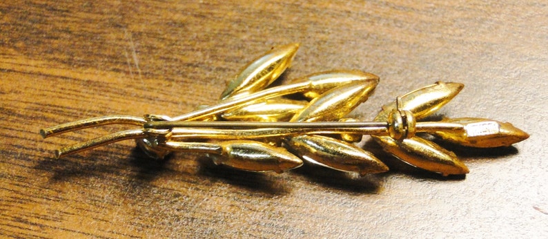 2 34 Long Very Nice! Beautiful Settings Wonderful Vintage Brooch