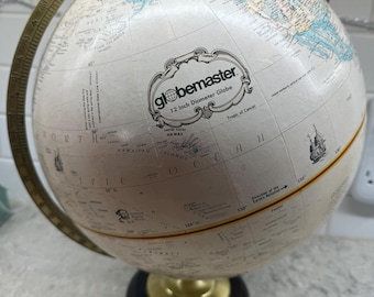 Globo terráqueo GlobeMaster vintage de 12" con mapa en relieve