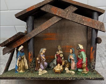 Vintage Handcrafted Nativity Scene in barn with figurines. Made in Italy.