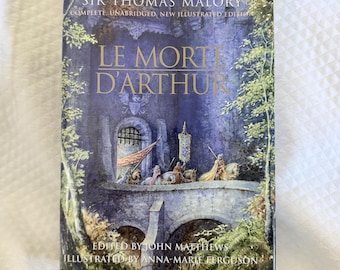 Le Morte D'Arthur, een compleet en onverkort boek van Sir Thomas Malory, een klassiek literair cadeau voor liefhebbers van fantasy.