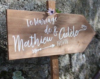 Original pallet wood sign to personalize for rustic wedding decoration