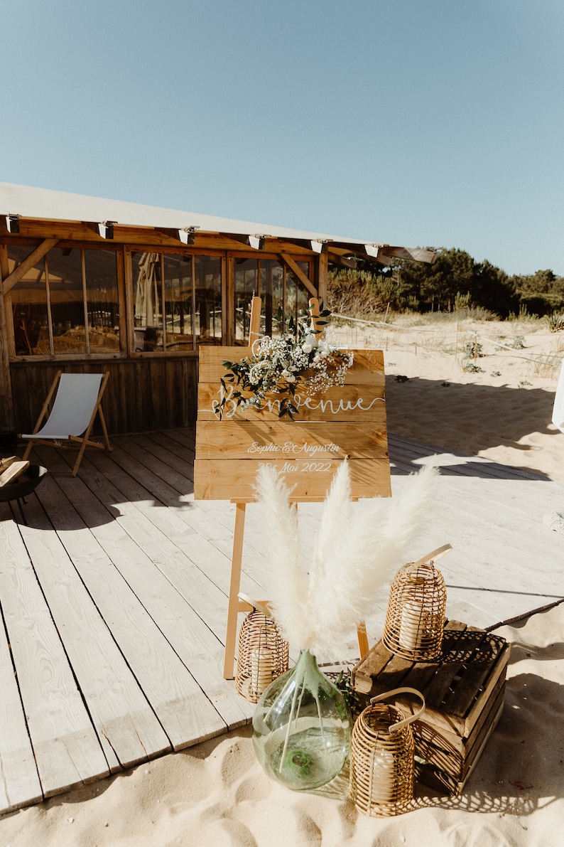 Panneau d'accueil Bienvenue en planche de pins Modèle Adèle, peint à la main, à personnaliser pour décoration de mariage ou autre image 5