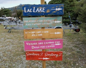 Large directional signs in pallet wood and paint to personalize for weddings and parties