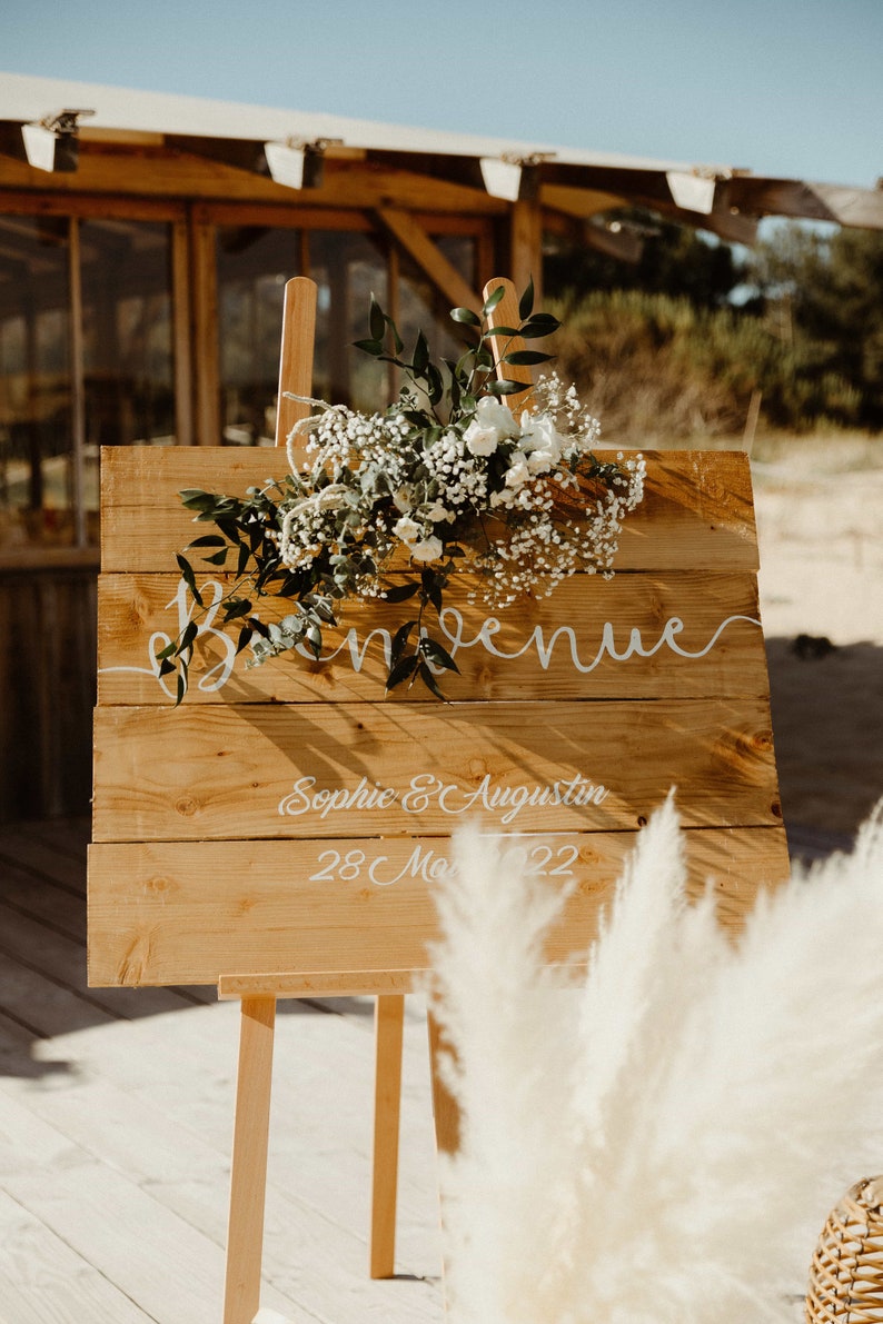 Panneau d'accueil Bienvenue en planche de pins Modèle Adèle, peint à la main, à personnaliser pour décoration de mariage ou autre image 3