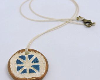 Pendentif en céramique fait main pour collier d’argile auto-sèche féminin avec impression en relief en dentelle, bijoux élégants boho chic