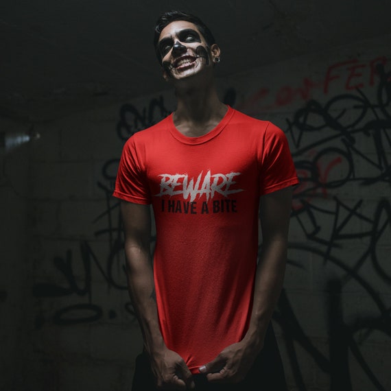 Attention j’ai une Bite T Shirt, Zombie diable 666, Zombie Shirt, chemise, drôle Halloween T Shirt, chemise rouge, Costume, Mens, femmes, enfants A103 05ea15 Attention j’ai une Bite T Shirt, Zombie diable 666, Zombie Shirt, chemise, drôle Halloween T Shirt, chemise rouge, Costume, Mens, femmes, enfants A103 05ea15