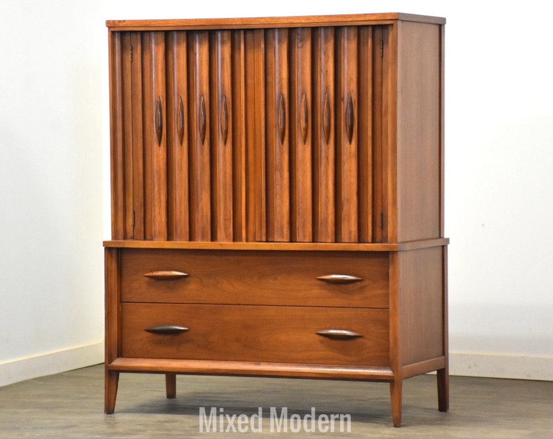 Mid century thomasville dresser discount