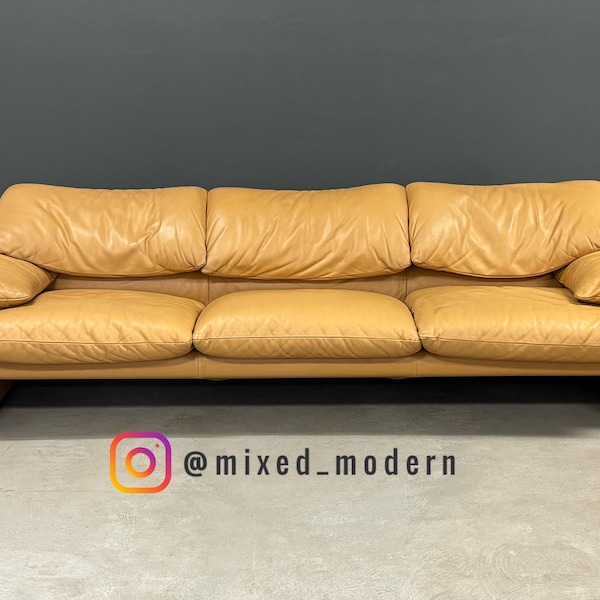 Sofá Maralunga de cuero tostado de Vico Magistretti para Cassina