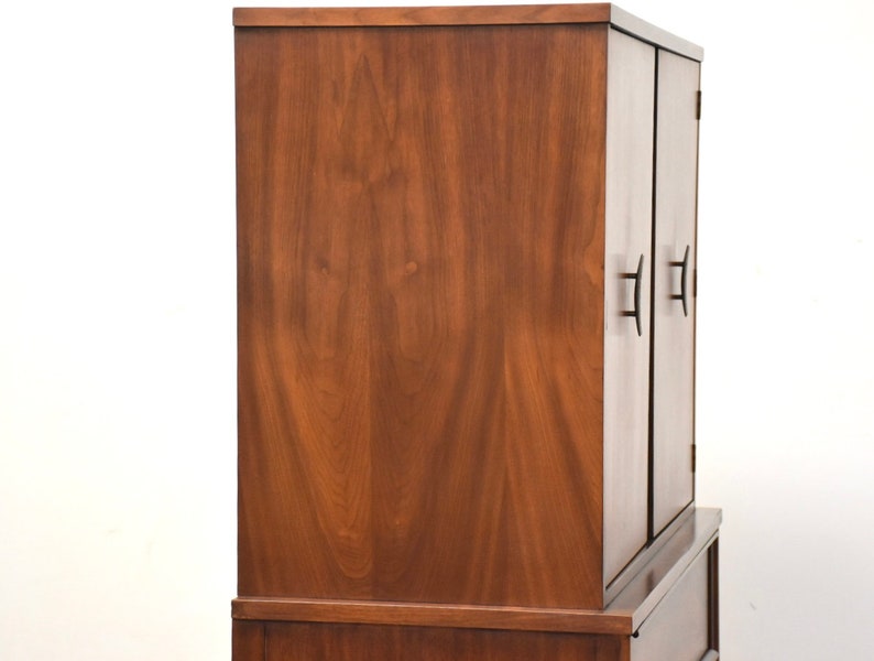 Walnut Tall Armoire Dresser immagine 5