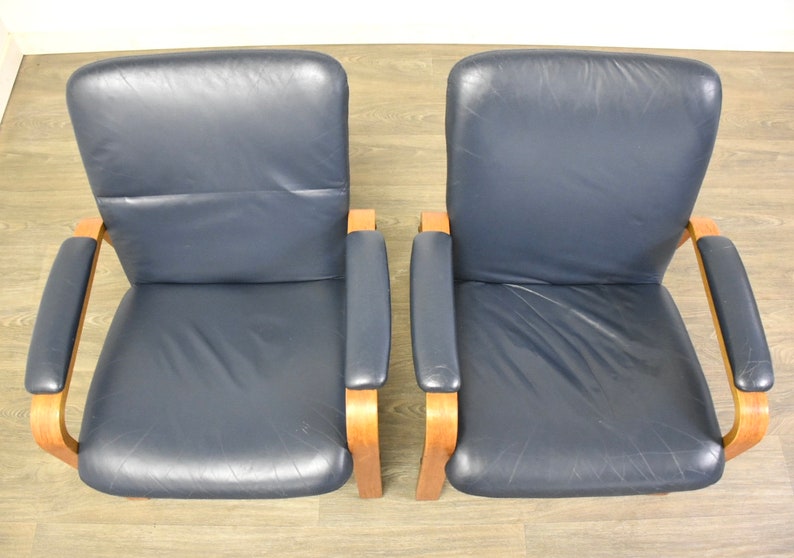 Blue Leather Lounge Chairs by Ekornes A Pair image 4