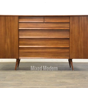 Drexel Walnut Credenza Sideboard 画像 1