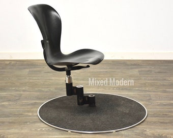 Gideon Kramer Swivel Recorder’s Chair