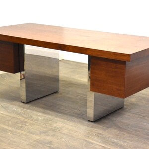 Roger Sprunger for Dunbar Walnut Executive Desk Bild 9