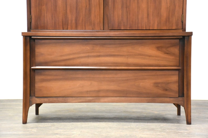 Walnut Tall Armoire Dresser immagine 3