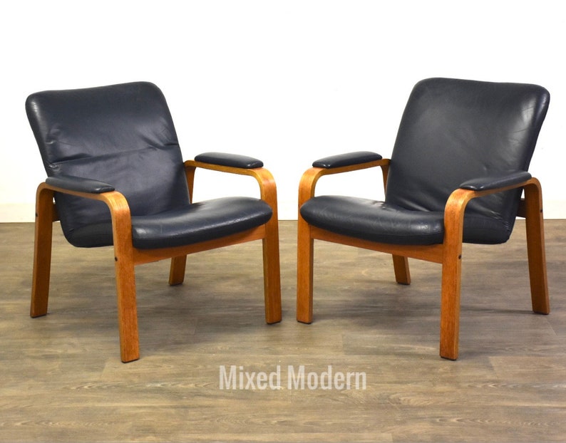 Blue Leather Lounge Chairs by Ekornes A Pair image 1