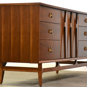 Broyhill Brasilia Walnut Mid Century Modern Dresser image 4