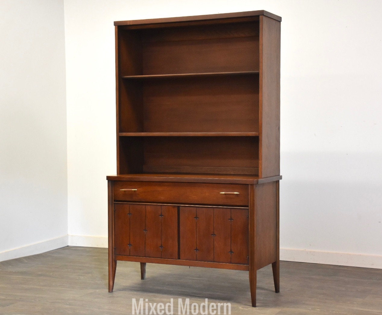 Broyhill Saga Hutch Credenza Etsy