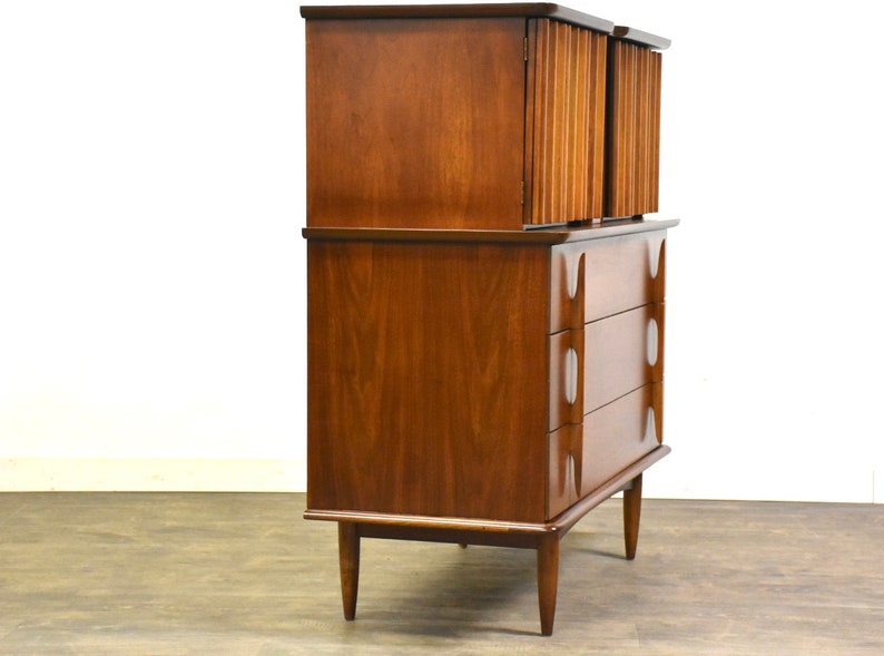 Mid Century Tall Dresser by United Furniture image 4