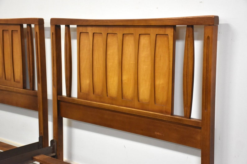 Mid Century Modern Twin Beds A Pair image 9