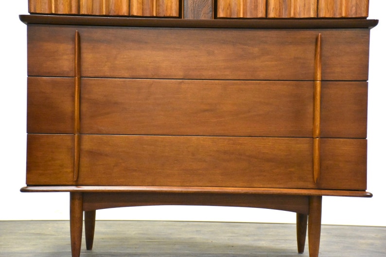 Mid Century Tall Dresser by United Furniture image 6