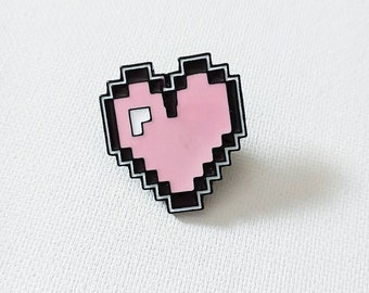 Retro 8 bit pink video game heart brooch lapel pin