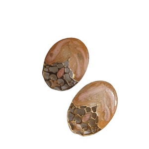 Vintage Finely detailed Delicate and feminine designed pink and gold plated stud earrings - costume jewelry