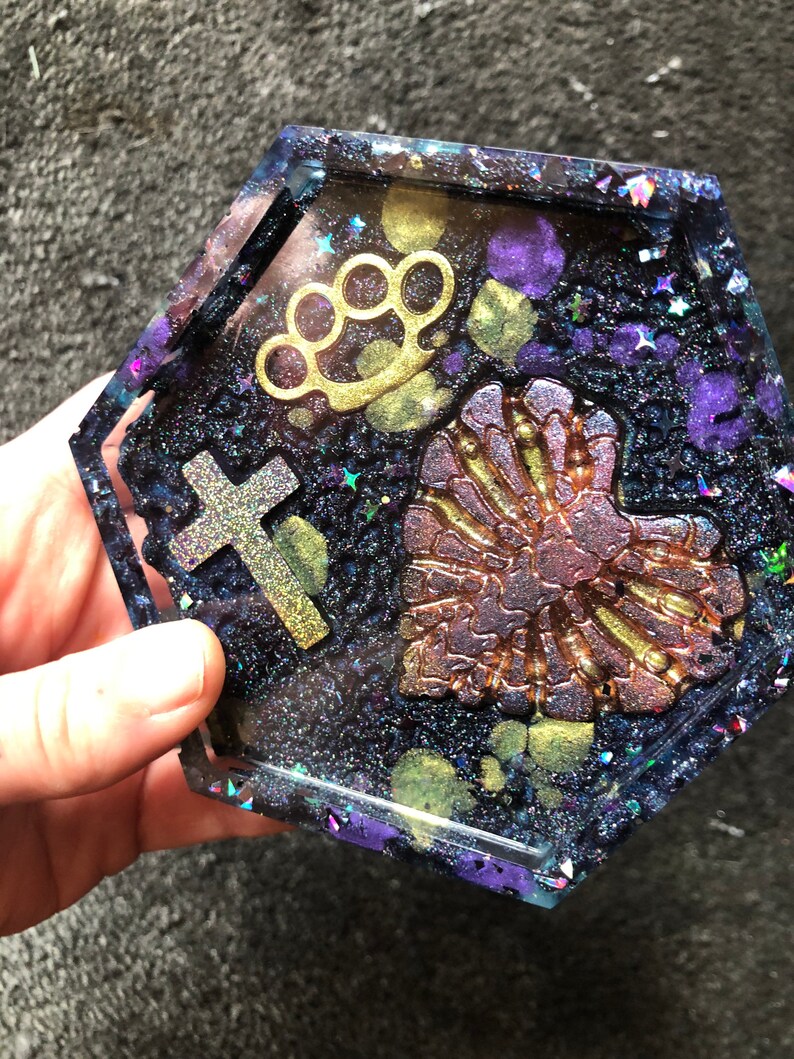 Cup has jewels or keys in resin galaxy bones kawa\u00ef heart creepy