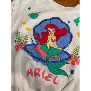 Sudadera vintage de Disney La Sirenita Ariel Talla 14 para niños Hecha en EE. UU. con estampado imagen 2