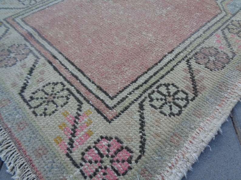 Bedside Rug,Little Gift Rug,Turkish Hand Knotted Small Carpet,Faded Tiny Bath Mat,Welcome Mat,Low Pile Frontdoor Rug 4/' X 2/' 5/'/' Sink Mat