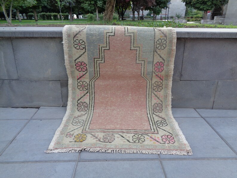 Bedside Rug,Little Gift Rug,Turkish Hand Knotted Small Carpet,Faded Tiny Bath Mat,Welcome Mat,Low Pile Frontdoor Rug 4/' X 2/' 5/'/' Sink Mat