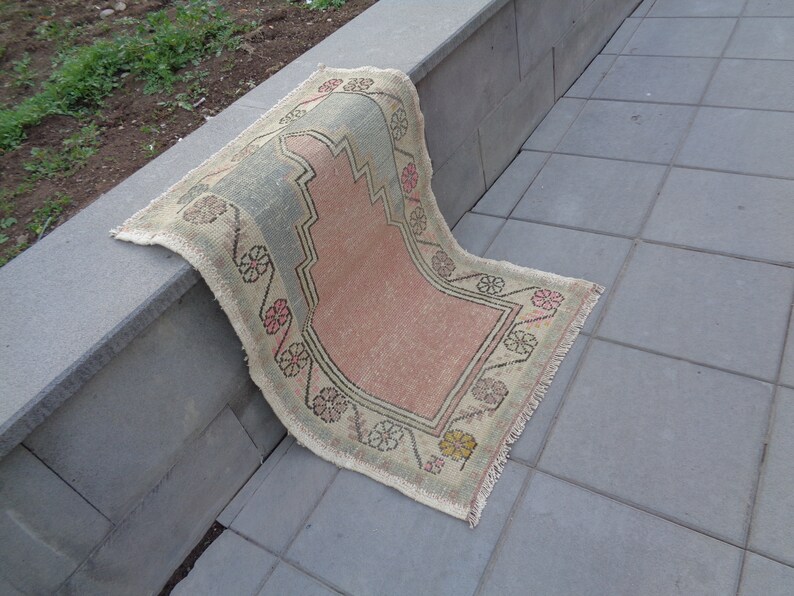 Bedside Rug,Little Gift Rug,Turkish Hand Knotted Small Carpet,Faded Tiny Bath Mat,Welcome Mat,Low Pile Frontdoor Rug 4/' X 2/' 5/'/' Sink Mat