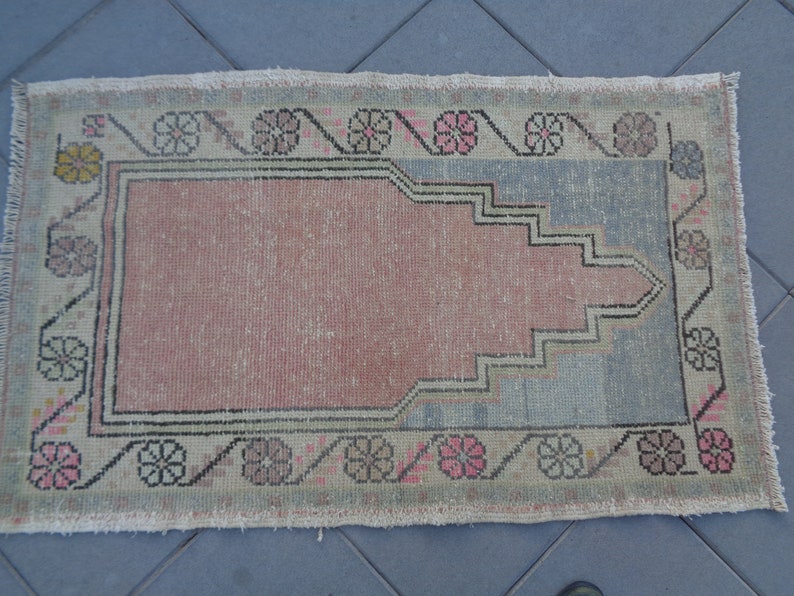 Bedside Rug,Little Gift Rug,Turkish Hand Knotted Small Carpet,Faded Tiny Bath Mat,Welcome Mat,Low Pile Frontdoor Rug 4/' X 2/' 5/'/' Sink Mat