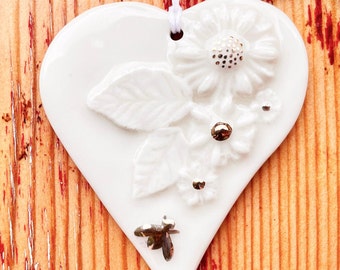 Gold Bee Flower heart. White Porcelain Hanging Decoration. Perfect for Valentines Day, A Gift for Her, Indoors or Outdoors Hanging.