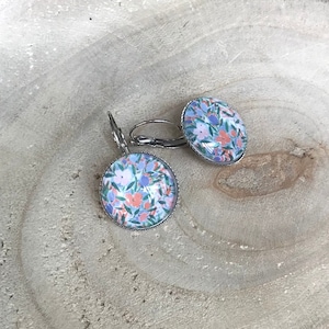 Cabochon earrings, flowers, illustrated jewelry, small flowers, pastel, sleepers, glass cabochon