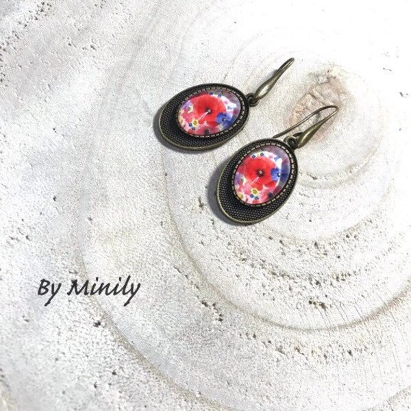 Boucles d'oreille pendantes cabochons ovales, fleurs, idée cadeau, rouge