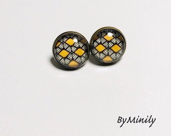 Glass cabochon chips, ear studs, cabochon earrings, yellow and black wax