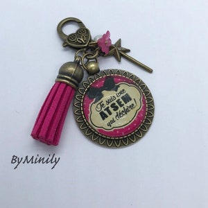 Bijoux de sac ATSEM, porte-clés ATSEM qui déchire, porte-clés cabochon, rose, école, idée cadeau, rose