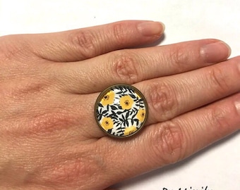 Anillo redondo, anillo cabujón, flores, amarillo