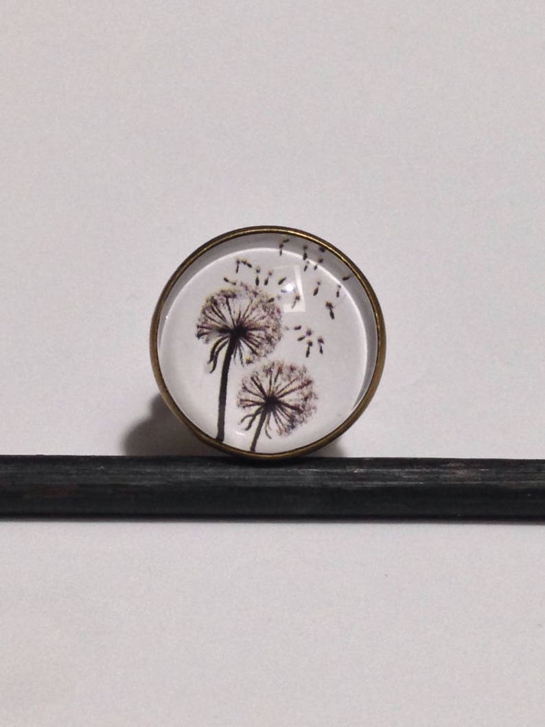 Boucles d'oreilles fantaisies cabochon dormeuses, dandelion, pissenlit image 3