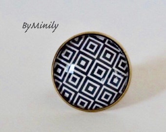 Anillo cabujón redondo, diamantes, forma geométrica, blanco y negro