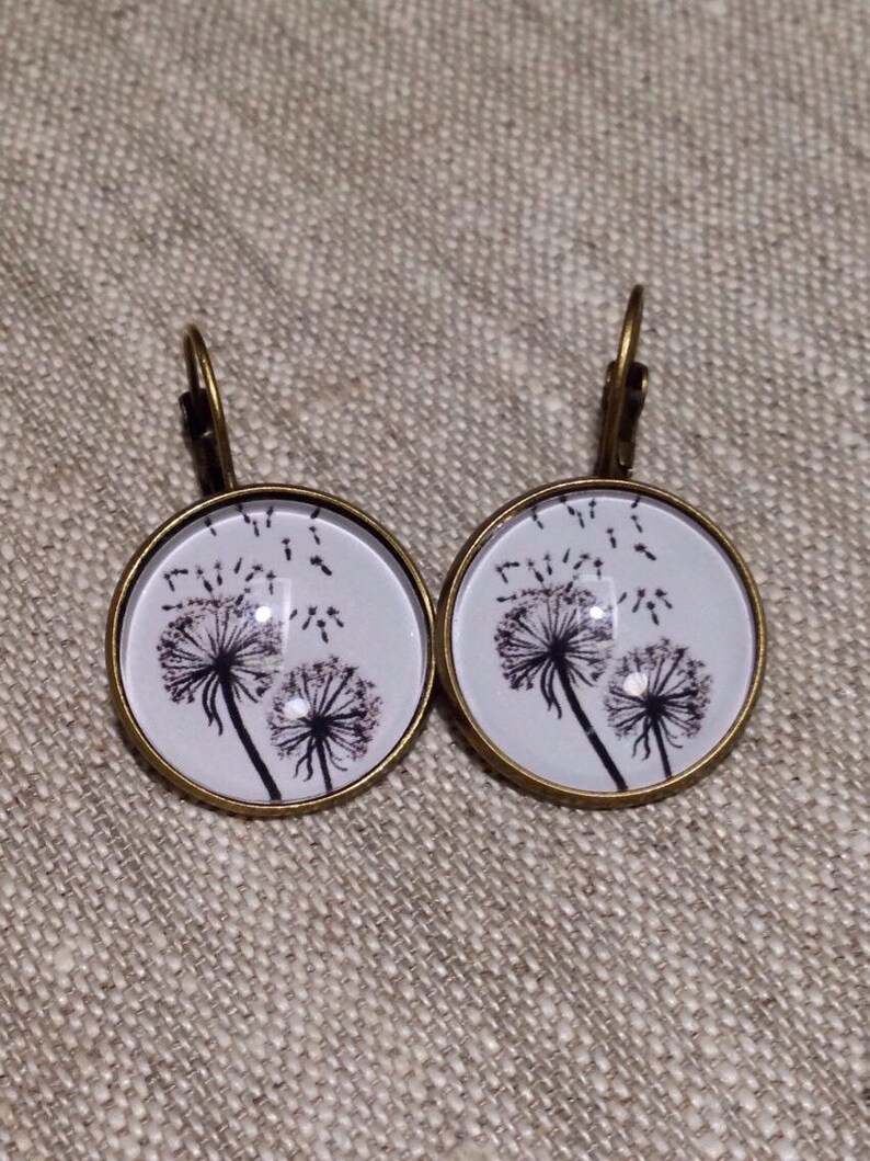 Boucles d'oreilles fantaisies cabochon dormeuses, dandelion, pissenlit laiton / brass