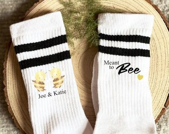 Pareja destinada a calcetines personalizados de abeja, calcetines del día de San Valentín, regalo de calcetines lindos, regalo para esposa, regalo de abeja, regalo de aniversario, calcetines personalizados
