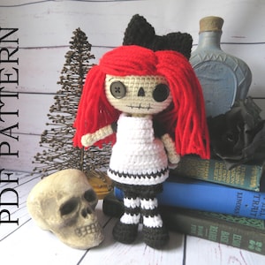 Annika the Raggedy Goth Doll (Ann's goth sister). PDF Crochet Pattern in English.