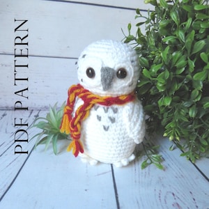 Crochet Snowy Owl PDF Pattern in English. Amigurumi, stuffed, plush, white, Gift for boy, girl and owl lovers.