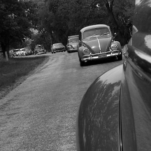 Black and White Photograph Volkswagen&#39;s driving, VW photography, old car photo, vintage cars, hot vws, hot rods, vw bugs, old classic cars