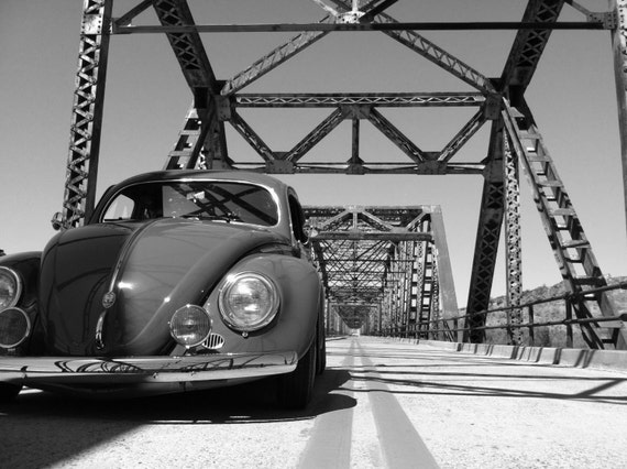 Noir Et Blanc Photo De Coccinelle Sur Le Vieux Pont Etsy