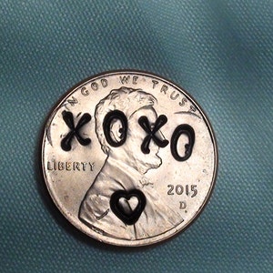 Lucky Penny ze stemplem XOXO i serduszkiem, szczęśliwy grosz, amulet na szczęście, pamiątka, monety amerykańskie, grosz, dzień matki, miłość, pocałunek, romans, uścisk, radość