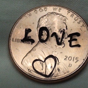 Szczęście Penny Love Charm, Penny opieczętowane miłości z sercem, szczęście grosza, urok powodzenia, unikalne prezenty, miłość, romans, wdzięki, prezenty dla kobiet