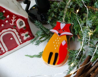 Adorno de zorro de vidrio fundido: decoración navideña de animales del bosque, regalo de zorro hecho a mano, adorable obra de arte en vidrio naranja y rojo para árbol o ventana.