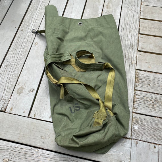 Vintage US Military Duffle Bag! With ruck straps Gem